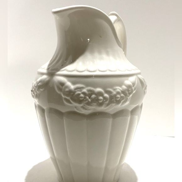 Neuwirth Ivory Ceramic Beverage Pitcher Embossed Flowers Garland Signed Portugal - Picture 4 of 8